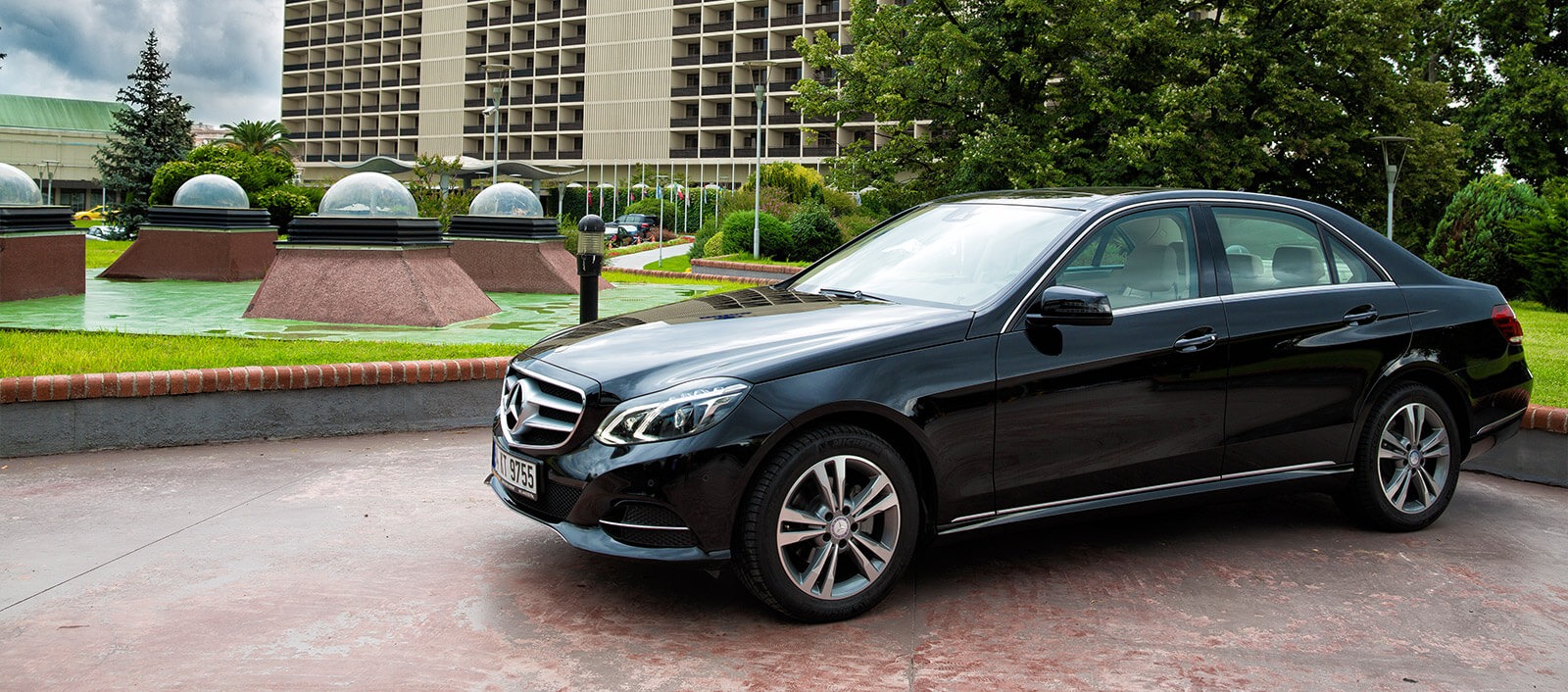 Mercedes E-Class / equivalent premium sedan used for Universal Travel Services private transfers